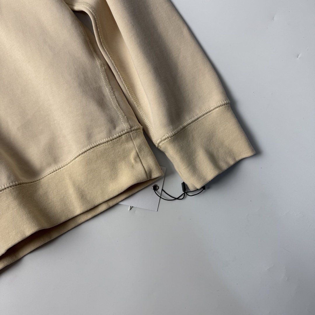 Polo Ralph Lauren Crewneck (Category: Tshirts & Polo Shirts ) located in Quezon City. Submitted by beastmnl (Listing ID 1464043911, Image 3). Description: Dimension 23 width 26.5 length .