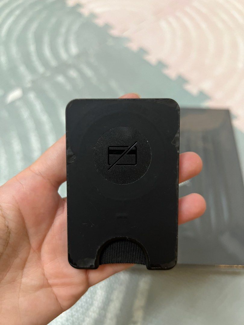 PopSockets PopWallet (Category: Other Mobile & Gadget Accessories) located in Makati City. Submitted by joyce.s (Listing ID 1464040583, Image 3). Description: .