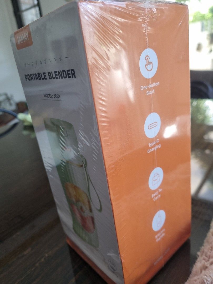 Portable blender (Category: Juicers, Blenders & Grinders) located in Las Pinas. Submitted by leannah (Listing ID 1463943254, Image 2). Description: .
