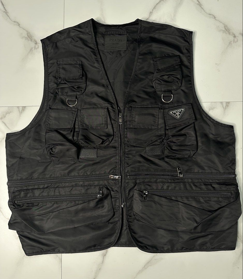 Prada Cargo Utility Multipockets Black Vest (Category: Vests) located in Valenzuela. Submitted by iworoo (Listing ID 1463972842, Image 1). Description: Excellent condition Width: 26 Length: 26 Measured by inch Accepting Offers 😊.