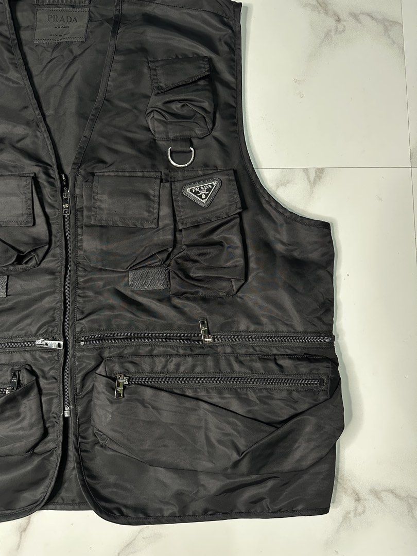 Prada Cargo Utility Multipockets Black Vest (Category: Vests) located in Valenzuela. Submitted by iworoo (Listing ID 1463972842, Image 2). Description: Excellent condition Width: 26 Length: 26 Measured by inch Accepting Offers 😊.