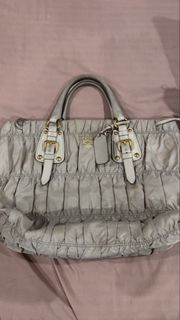 (Category: ) located in . Submitted by buys.korean (Listing ID 1464052394, Image 1). Description: .