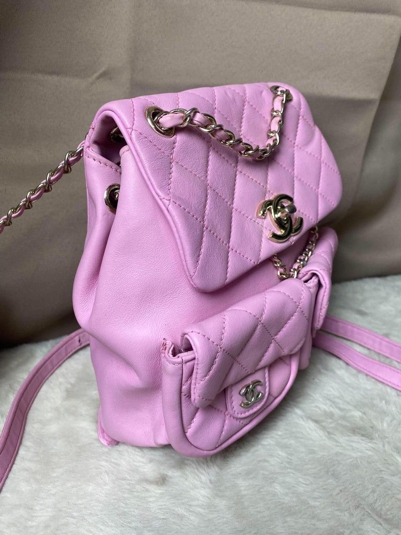 Preloved Chanel backpack (Category: Backpacks) located in Butuan. Submitted by leah_31.1994 (Listing ID 1464048959, Image 2). Description: new arrival chanel backpack preloved, ukay source like new.