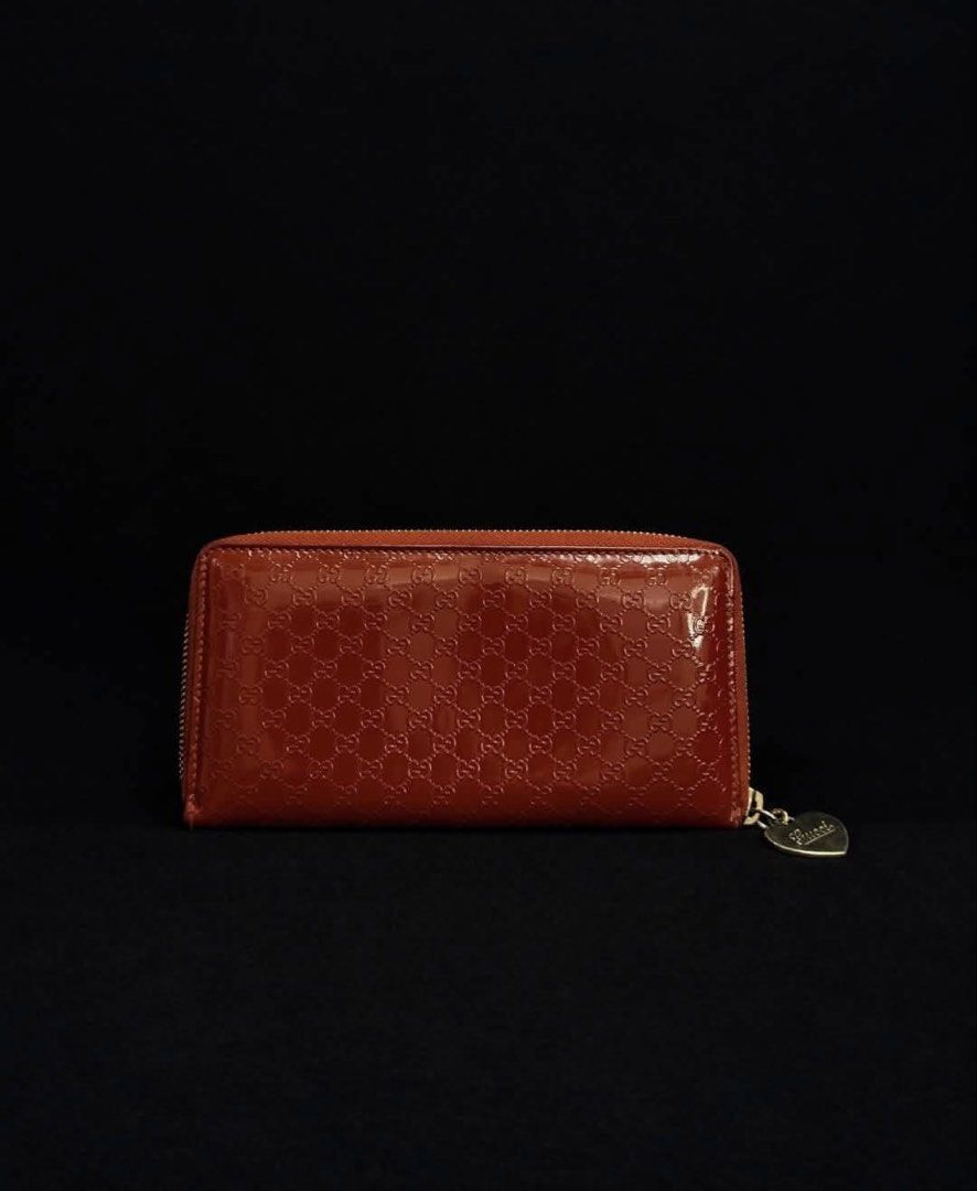 Pre-loved Gucci Wallet (Category: Wallets & Card holders) located in Quezon City. Submitted by ms.victoria.eja (Listing ID 1463961591, Image 2). Description: No Inclusion.
