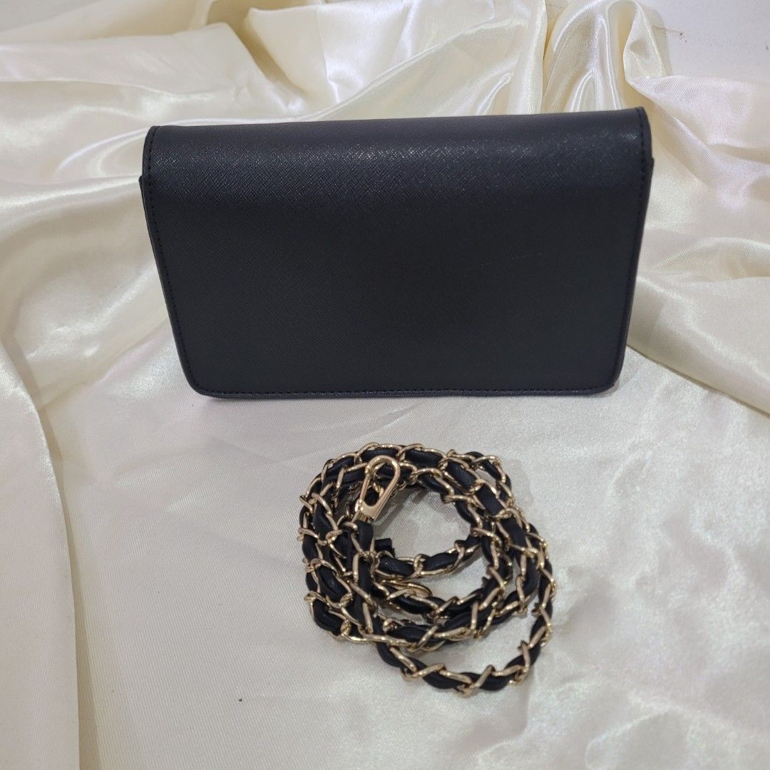 PRE-LOVED MCLANEE SLING (Category: Luxury Bags & Wallets) located in Dasmarinas. Submitted by bome1 (Listing ID 1464016743, Image 3). Description: GOOD CONDITION LIKE NEW.