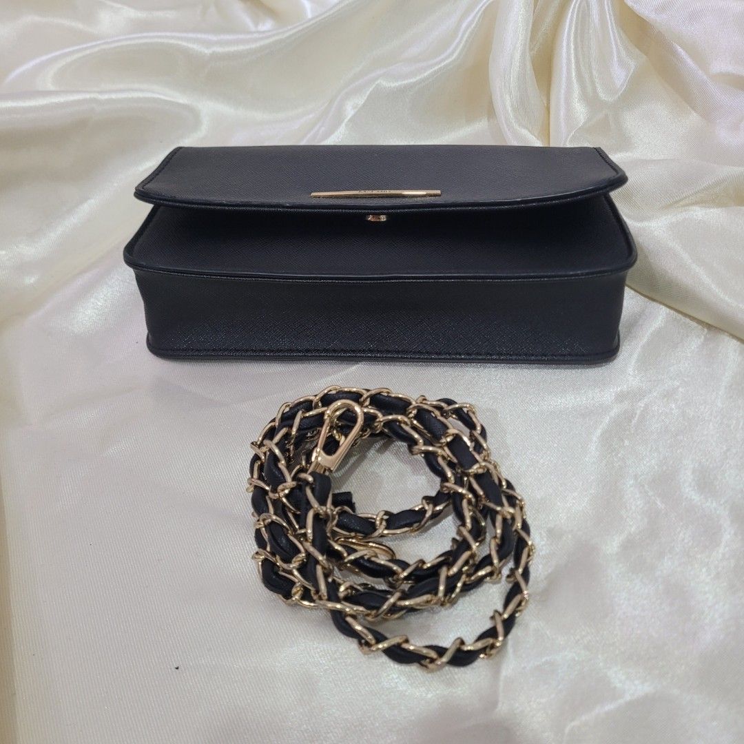 PRE-LOVED MCLANEE SLING (Category: Luxury Bags & Wallets) located in Dasmarinas. Submitted by bome1 (Listing ID 1464016743, Image 2). Description: GOOD CONDITION LIKE NEW.