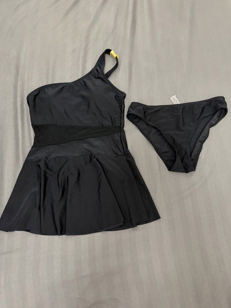Preloved Shein Swimsuit (Category: Bikinis & Swimsuits) located in Manila. Submitted by cassielaptop (Listing ID 1464018065, Image 2). Description: Decluttering. Used once. Small on tag.