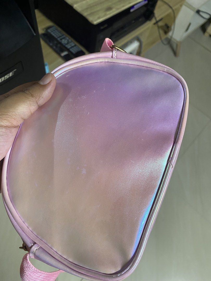 Preloved sling bag for kids (Category: Cross-body Bags) located in Taguig. Submitted by mochis_collection (Listing ID 1463967903, Image 3). Description: Sling bag for kids Bought in Landmark No issue Used only once Loc: Taguig Open for pick up & delivery.