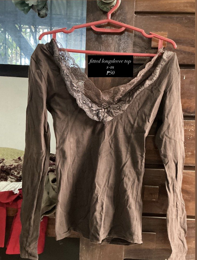 preloved tops💌 (Category: Blouses) located in Manila. Submitted by nayabells (Listing ID 1463997350, Image 2). Description: 50-100.