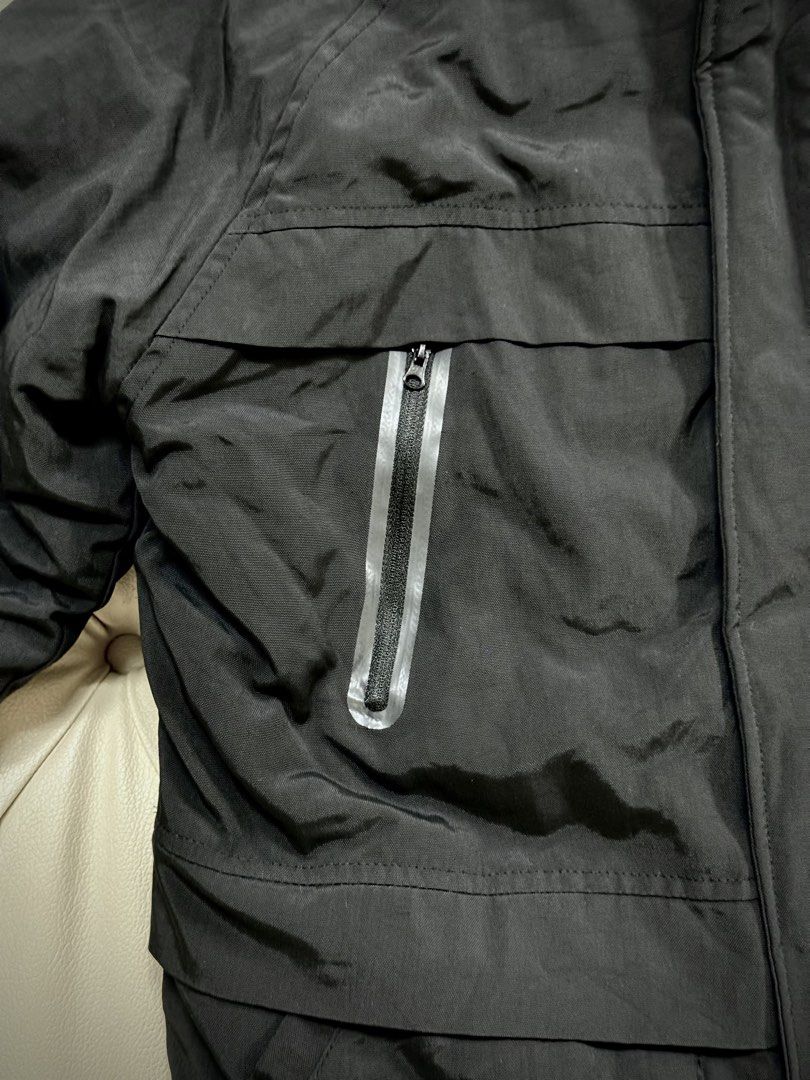 Puffer Jacket Adidas Hooded Winter Jacket (Category: Coats, Jackets and Outerwear) located in Quezon City. Submitted by bad.boy.bale (Listing ID 1464089317, Image 2). Description: Length: 34 inches Width: 23 Size: L to XXL.