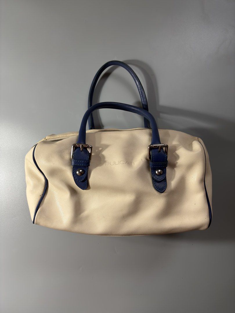 Pulicati Genuine Leather Hand Bag (Category: Luxury Bags & Wallets) located in Balungao. Submitted by alldriftedgears (Listing ID 1464090769, Image 1). Description: Pulicati Leather Hand Bag No issue.