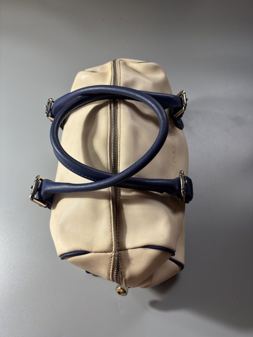 Pulicati Genuine Leather Hand Bag (Category: Luxury Bags & Wallets) located in Balungao. Submitted by alldriftedgears (Listing ID 1464090769, Image 3). Description: Pulicati Leather Hand Bag No issue.