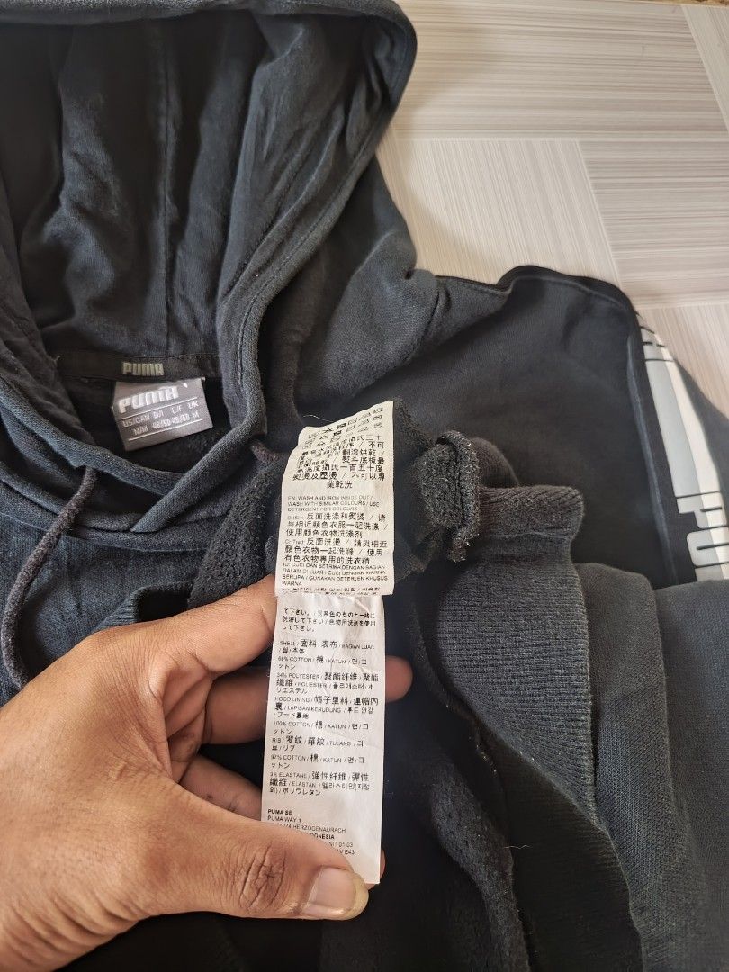 Puma Hoodie Jumper Sweatshirt Spell Out Pullover (Category: Coats, Jackets and Outerwear) located in Manila. Submitted by rafraf23 (Listing ID 1464049938, Image 2). Description: .