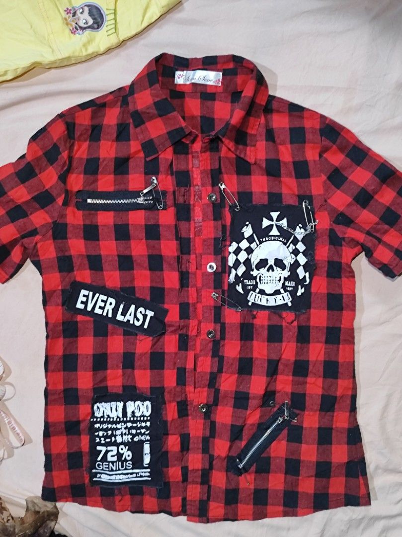 Punk/Grunge Plaid Short-Sleeve Button-up (Category: Others Tops) located in Iloilo. Submitted by cynehllevie (Listing ID 1463953352, Image 1). Description: 🍥s-m 🍥 hearing offers.