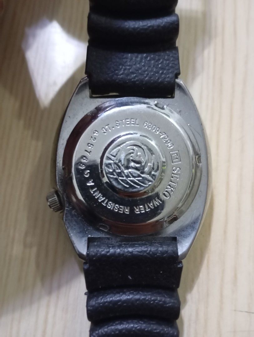 Quartz (Category: Men's Watches) located in Las Pinas. Submitted by the_recycle_shop (Listing ID 1464046110, Image 3). Description: Good working condition with battery.