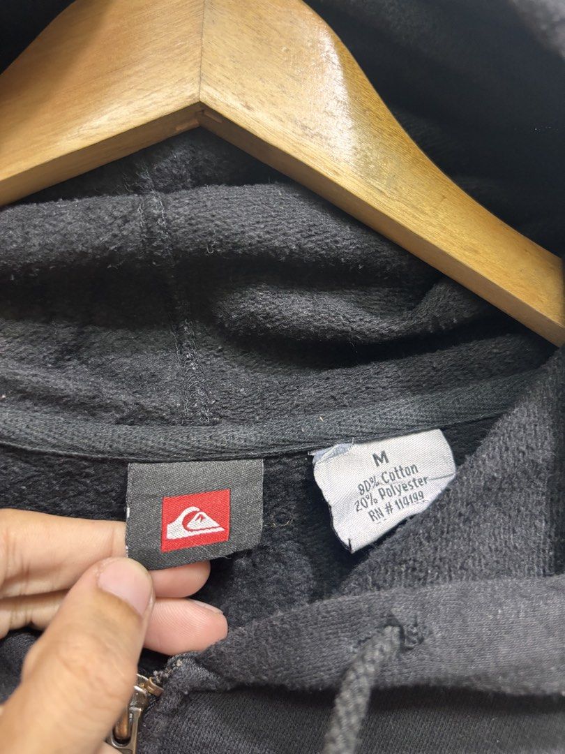 QUICKSILVER HOODIE JACKET (Category: Coats, Jackets and Outerwear) located in Quezon City. Submitted by xoxochiq (Listing ID 1464074991, Image 3). Description: QUICKSILVER HOODIE JACKET Large Length - 28 Width - 26 9/10 color rate Excellent Condition 500 only pm me!.