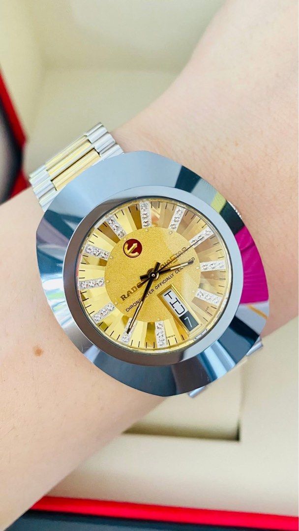 Rado Diastar Watch (Category: Women's Watches) located in Manila. Submitted by annafinds (Listing ID 1464067266, Image 3). Description: ₱33,000 Auth Rado Diastar Watch for Men’s -35mm Case Size -Sapphire Glass -Swiss Made -Stainless Steel -Automatic Movement -Small to Large Wrist Size -With Provided Box -In Excellent Condition 📌Disclaimer:📌 All Products, Names, Brands, and Logos are owned by their respective brand owners. We are not affiliated 
