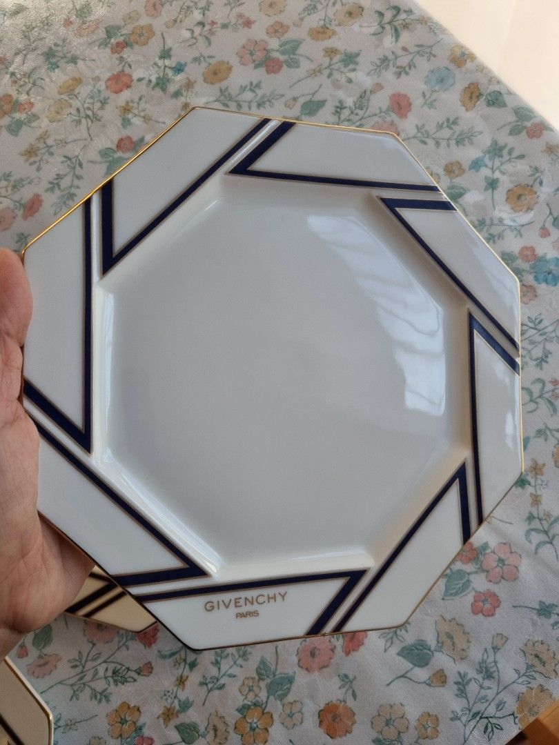 Rare Givenchy Ocatogon with Black Line Medium Size Plates Set 3pcs (Category: Dinnerware & Cutlery) located in Porac. Submitted by tokyohome (Listing ID 1463953972, Image 3). Description: Rare Ocatogon with Black Line Medium Size Plates Set 3pcs Php 1,900 only At its best price On hand 🎌 Rare 🎌 18cm, 3pcs 🎌 Unused with box # 15 . . . . . #givenchyphilippines #givenchyph #givenchycupsph #cupsphilippines teacupsphilippines cupsphilippines mugsph