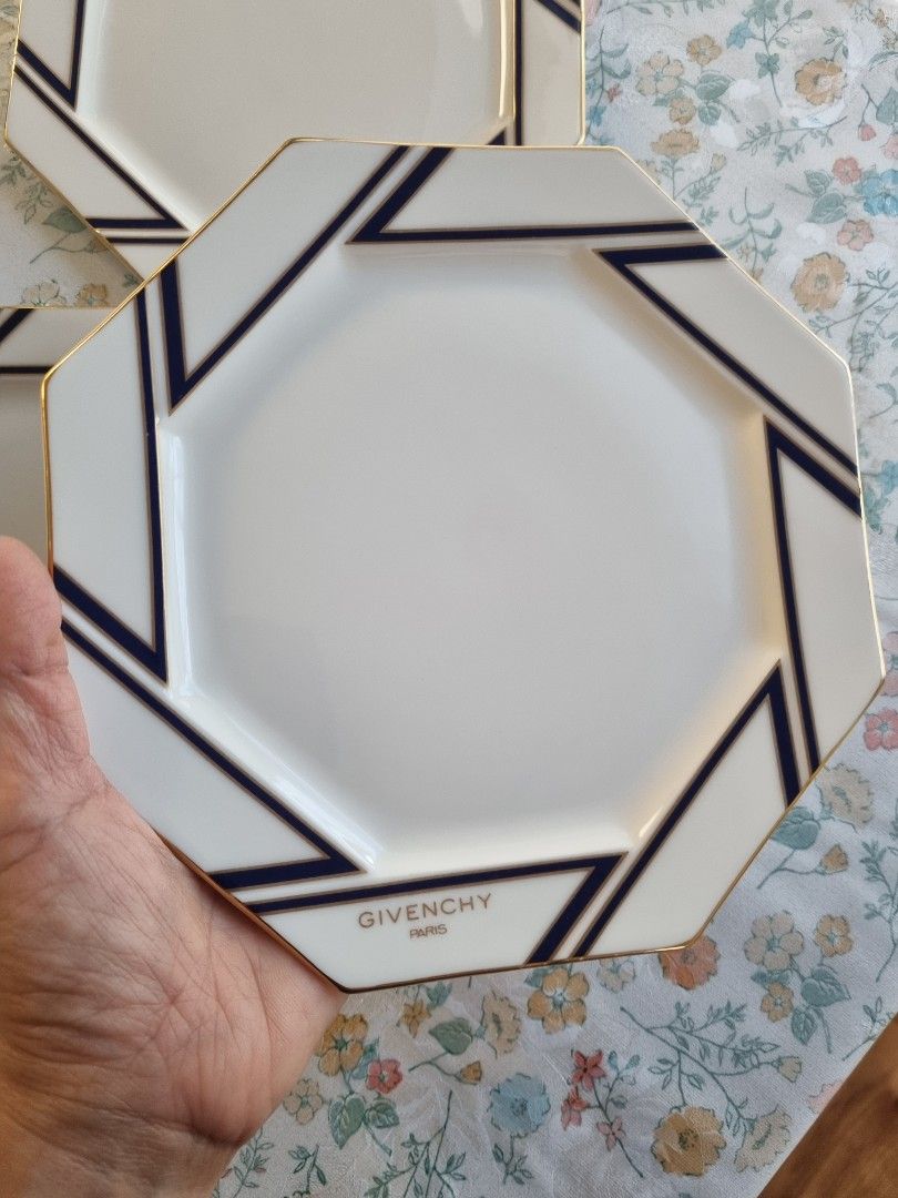 Rare Givenchy Ocatogon with Black Line Medium Size Plates Set 3pcs (Category: Dinnerware & Cutlery) located in Porac. Submitted by tokyohome (Listing ID 1463953972, Image 2). Description: Rare Ocatogon with Black Line Medium Size Plates Set 3pcs Php 1,900 only At its best price On hand 🎌 Rare 🎌 18cm, 3pcs 🎌 Unused with box # 15 . . . . . #givenchyphilippines #givenchyph #givenchycupsph #cupsphilippines teacupsphilippines cupsphilippines mugsph