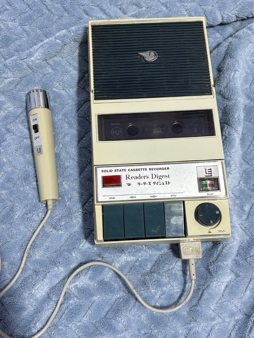 Reader’s Digest 1960 (Category: Portable Music Players) located in Caloocan City. Submitted by anne_938 (Listing ID 1463983020, Image 2). Description: Reader’s Digest 1969 good as new -with the original microphone -free 1 cassete tape.
