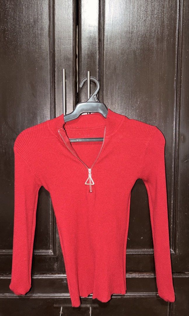 Red Ribbed Zip-Up Long Sleeve Top (Category: Longsleeves) located in Manila. Submitted by keenfox-84bb (Listing ID 1464025064, Image 1). Description: - Red ribbed long sleeve top - Zip-up front with triangle zipper pull - Stretchy material for a comfortable fit - Best fits size Small to Medium - Versatile piece for layering or wearing solo.
