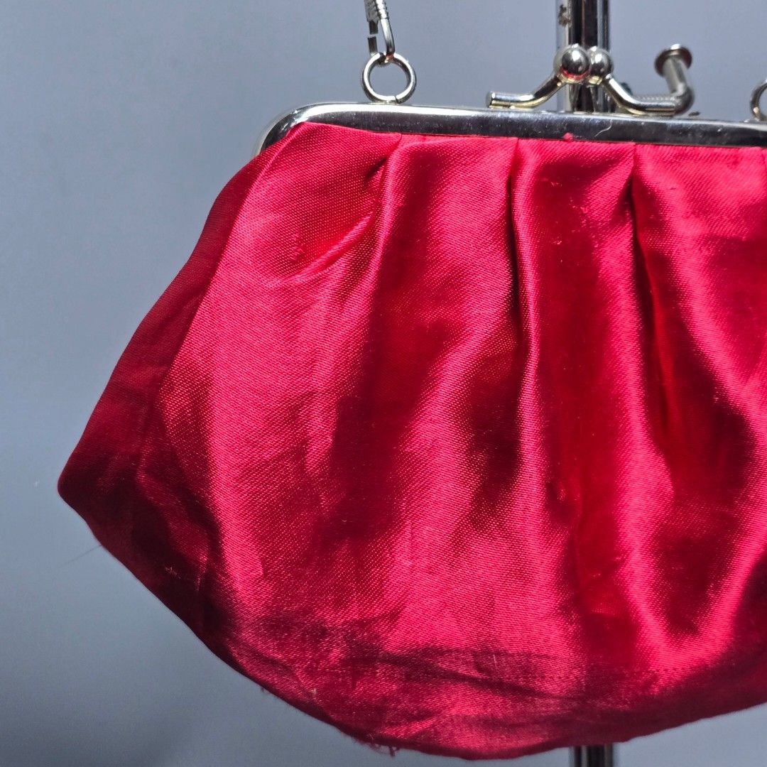 Red Satin Evening Chain Pouch (Category: Purses & Pouches) located in Baguio. Submitted by shoppestylish (Listing ID 1463940626, Image 3). Description: Condition: Pre-loved, light wear on fabric edges..