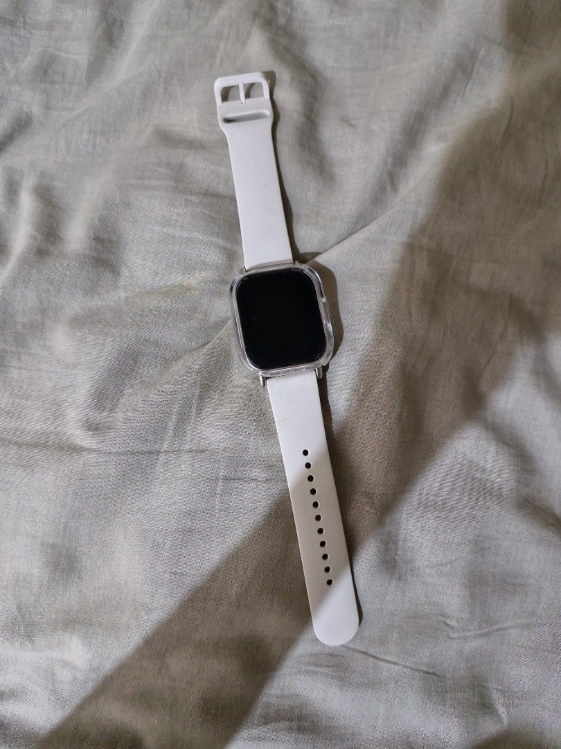 REDMI WATCH 5 LITE (Category: Wearables & Smart Watches) located in Manila. Submitted by donnaftw (Listing ID 1463989486, Image 1). Description: with box and charger bought for 1546 in orange app. originally 2299.00 .