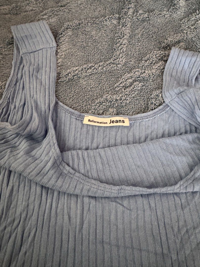 Reformation jeans tank top (Category: Sleeveless) located in Nueva Valencia. Submitted by lululeimon (Listing ID 1464025044, Image 2). Description: Width - 13 Length - 16 Small on tag.