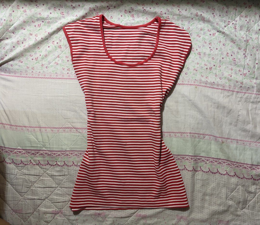 Retro Red Striped Top (Category: Blouses) located in Muntinlupa City. Submitted by herellas0504 (Listing ID 1464085539, Image 1). Description: Retro Red Striped Top Mine: 299 | Lock: 350 ————————————- love the fit, body fit, perfect for flare pants/mini skirts size: xs- med (best fit small-med) no issue, good condition willing to keep!.