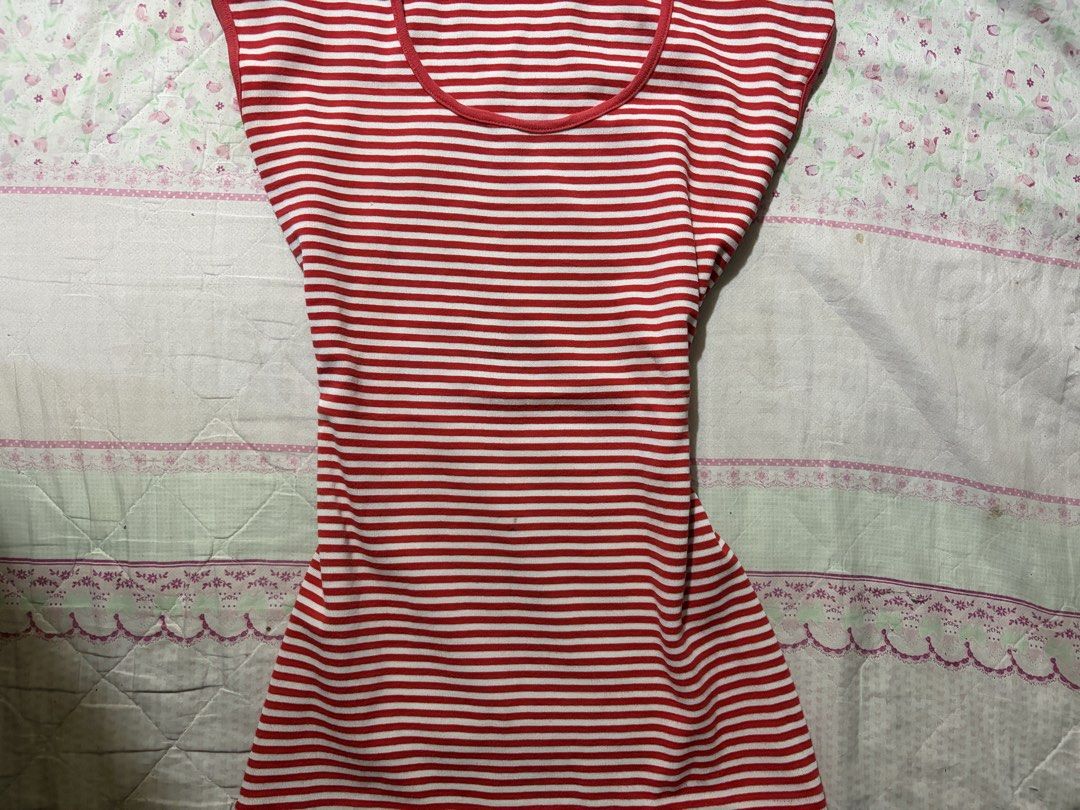 Retro Red Striped Top (Category: Blouses) located in Muntinlupa City. Submitted by herellas0504 (Listing ID 1464085539, Image 3). Description: Retro Red Striped Top Mine: 299 | Lock: 350 ————————————- love the fit, body fit, perfect for flare pants/mini skirts size: xs- med (best fit small-med) no issue, good condition willing to keep!.
