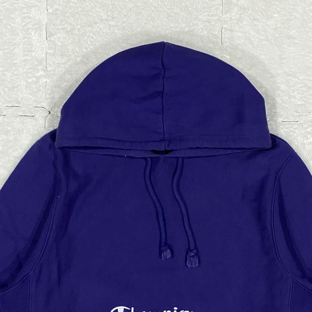 Reverse Weave Champion Hoodie (Category: Coats, Jackets and Outerwear) located in Baguio. Submitted by thealleyarchive.2600 (Listing ID 1464080570, Image 2). Description: M · Excellent Condition Best Fit: Small to Medium — Needs Wash 📍 Baguio City 🚚 Nationwide Shipping.