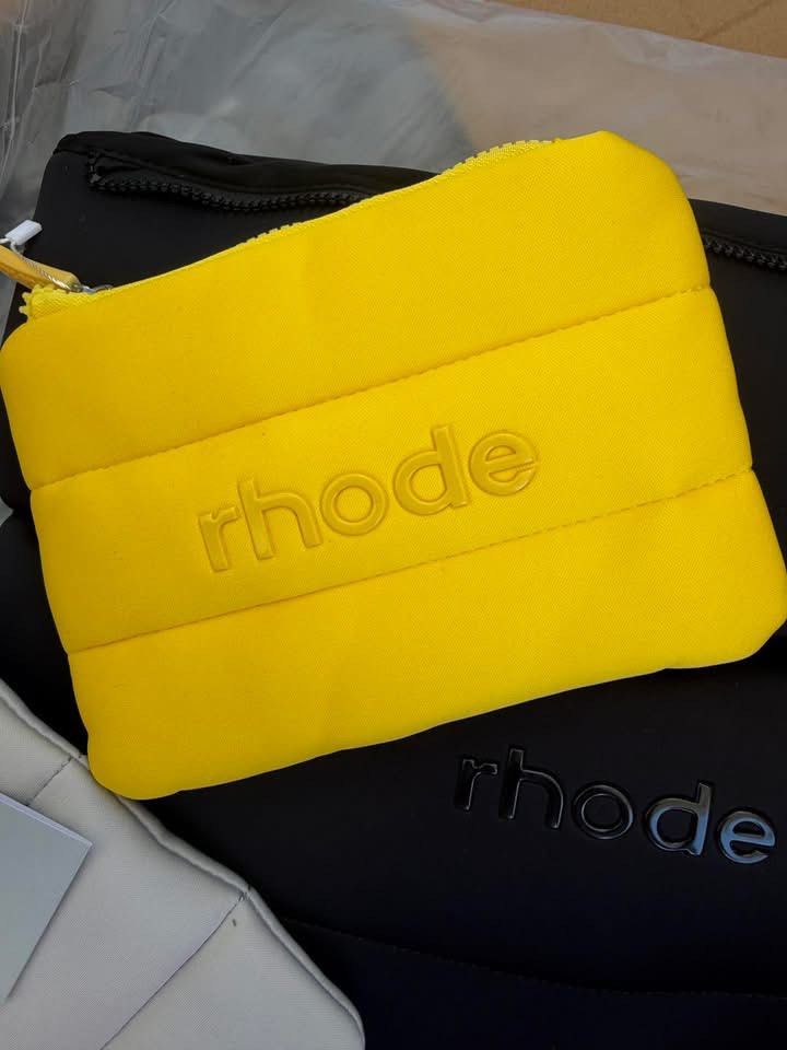 Rhode Puffer Pouch (Category: Purses & Pouches) located in Binan City. Submitted by pinkykeenshop (Listing ID 1464126151, Image 3). Description: .