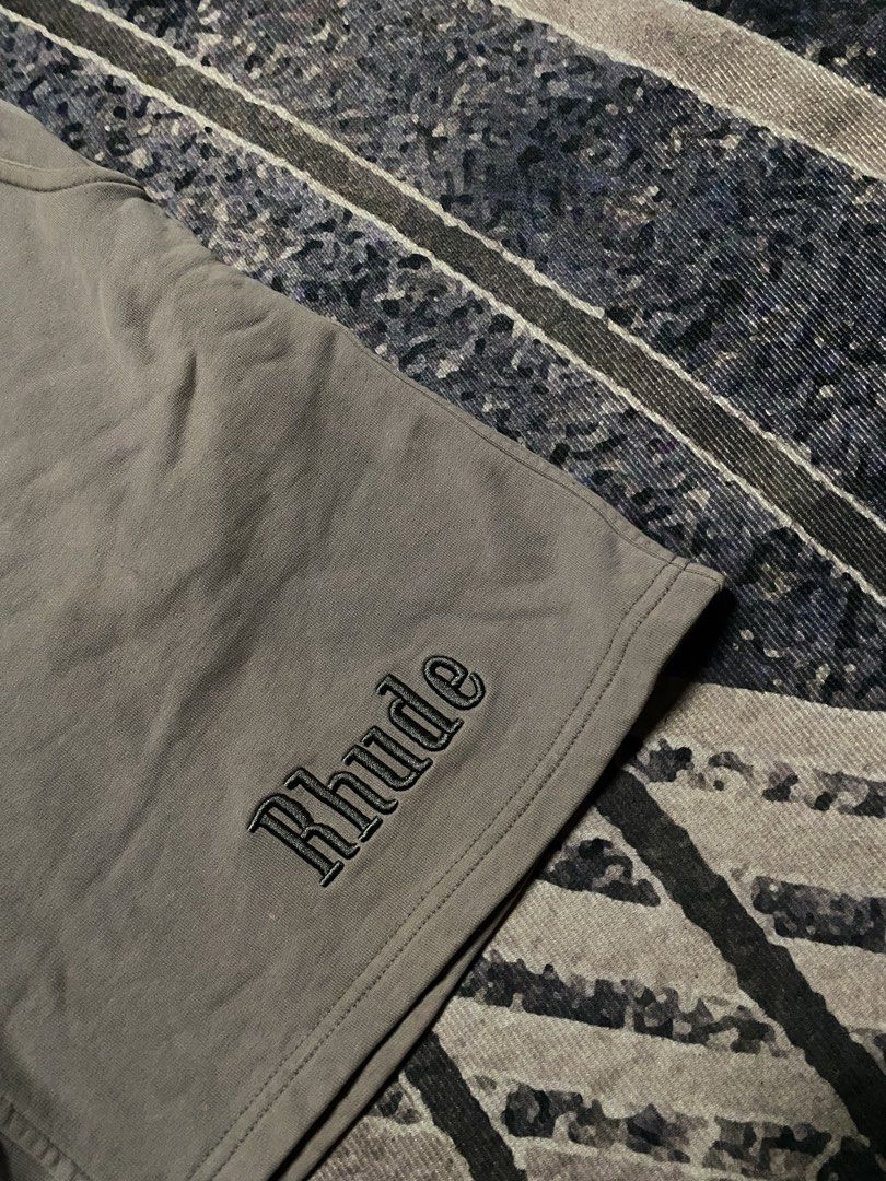 RHUDE short (Category: Shorts) located in Goa. Submitted by _rawgallery (Listing ID 1463972111, Image 3). Description: size on tag : l waist : 30 ( stretchy ) length : 19 leg open : 13.