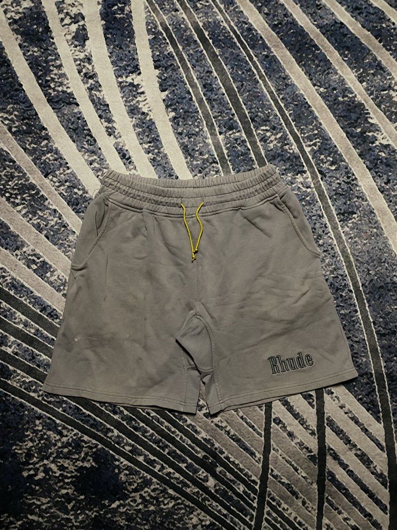 RHUDE short (Category: Shorts) located in Goa. Submitted by _rawgallery (Listing ID 1463972111, Image 1). Description: size on tag : l waist : 30 ( stretchy ) length : 19 leg open : 13.