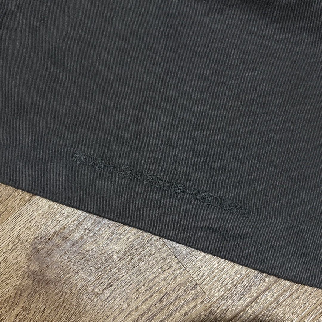 Rick Owens Drk Shdw Tote Bag (Category: Briefcases) located in Bulacan. Submitted by frugal.search (Listing ID 1463957681, Image 2). Description: Rick Owens Drk Shdw Tote Bag Can fit size of ipad pro Excellent condition No issue 800 pesos + shipping fee Location: Malolos, Bulacan MOP: Gcash MOD: Jnt & Lalamove.