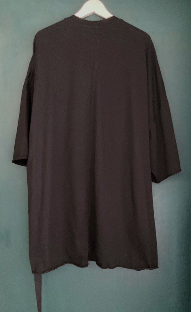 Rick Owens Drkshdw ⚡️Tommy Oversized T-Shirt （分類：T-shirt、恤衫、有領衫）位於 Hong Kong。 由 madmax66 提交（商品編號 1463949216，圖片 2）。簡介： Made in Italy Free size 少著。