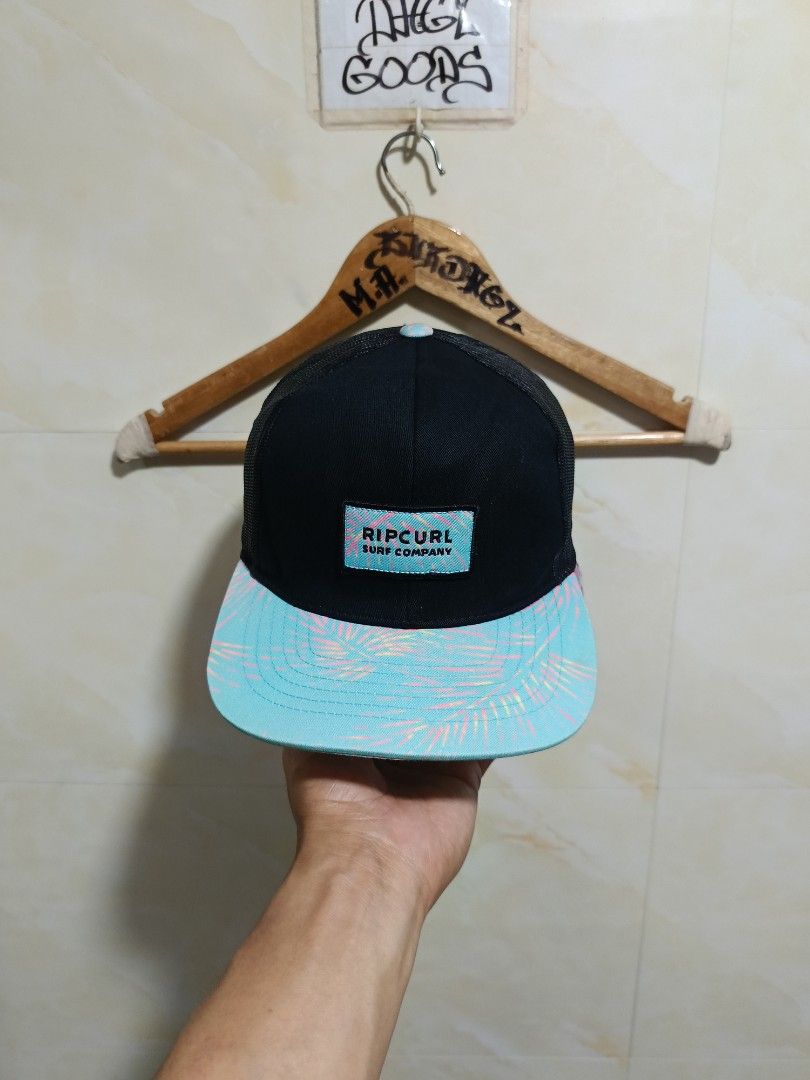 ripcurl trucker (Category: Caps & Hats) located in Talisay. Submitted by burdagz13 (Listing ID 1464069682, Image 2). Description: condition: good as new colorrate: 10-10 issue: none 💸 First pay basis only 🚀 J&T shipping nationwide (doortodoor).