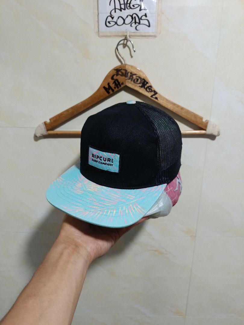 ripcurl trucker (Category: Caps & Hats) located in Talisay. Submitted by burdagz13 (Listing ID 1464069682, Image 3). Description: condition: good as new colorrate: 10-10 issue: none 💸 First pay basis only 🚀 J&T shipping nationwide (doortodoor).