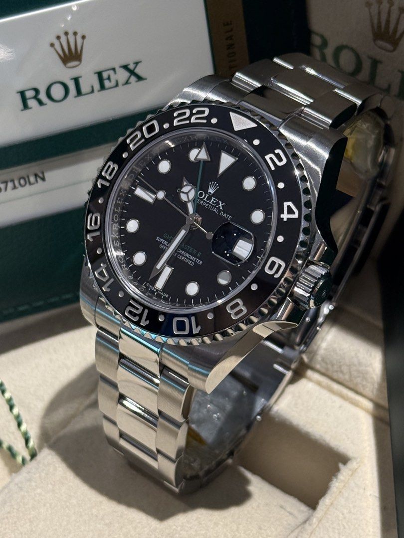 ROLEX GMT master (Category: Announcements) located in Kuala Lumpur. Submitted by kokkeong5661662 (Listing ID 1463990021, Image 3). Description: [ Mint Condition 99% new last batch Rolex oyster perpetual Gmt-master II Green Hand 116710LN 2020 RM54,800] 💰 价钱 Price MYR ：54,800 ⌚ 名称 Model Name : Rolex Perpetual GMT-Master II (绿针) 🔢 型号 Reference Number : 116710LN 📅 Year of Production : 2020/3 🪪 保养 International Warranty : 12 Month Warranty by TS S