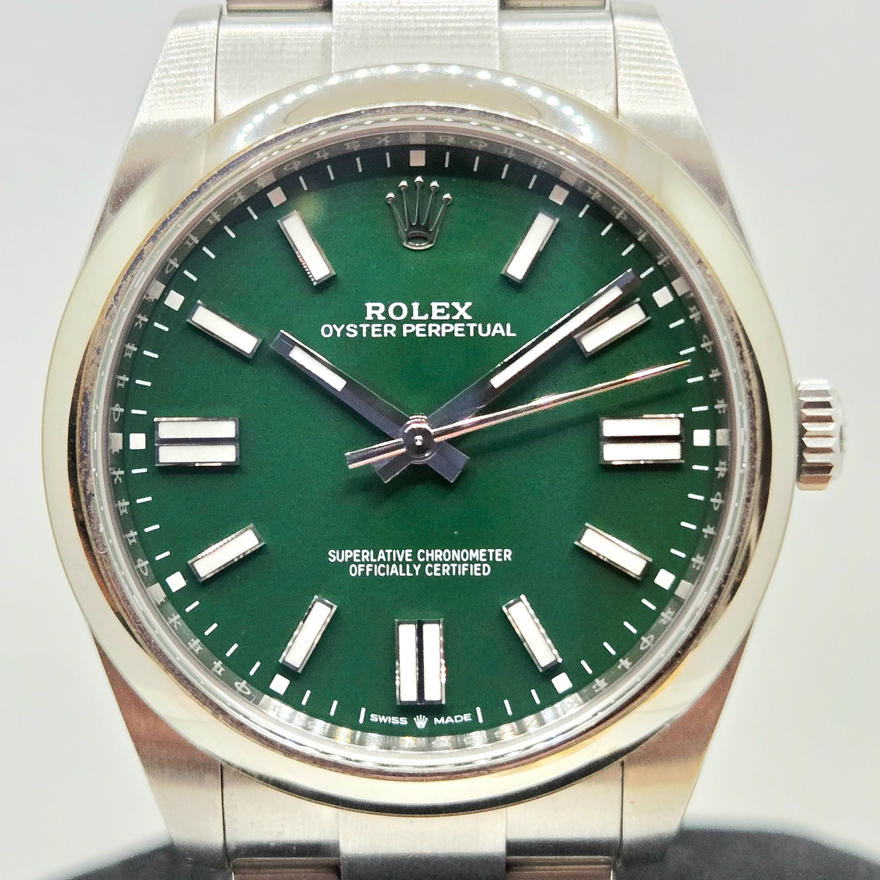 Rolex Oyster Perpetual 41 (124300) *Green (Category: Watches) located in Singapore. Submitted by thewatchroom (Listing ID 1463982749, Image 1). Description: Search thewatchroombencoolensg on T for exclusive deal **Complete Set with White Tag **Unpolished/Like New Rolex Oyster Perpetual 41 (124300) *Green AN Series Dated 2021 Come with Box , Cert and 1 Year inhouse Warranty Our mode of payment can made by cash , paynow or 1 time credit card paymen