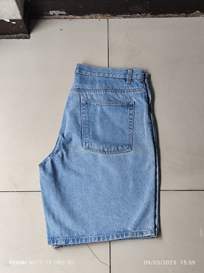 ROUTE 66 LIGHT DENIM JORTS (Category: Shorts) located in Caloocan City. Submitted by carlo_pwd (Listing ID 1464048710, Image 3). Description: ROUTE 66 BRAND WAIST -36 LENGTH -21 HEM -11.5.