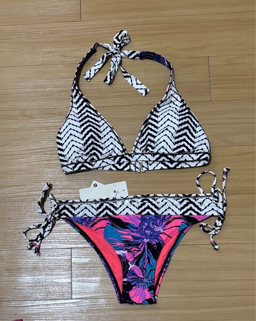 Roxy Printed Bikini Set with Reversible Top Large (Category: Bikinis & Swimsuits) located in Quezon City. Submitted by garagesale2026 (Listing ID 1464116985, Image 2). Description: - Brand new - Original from US - Halter top and tie-side bottom.