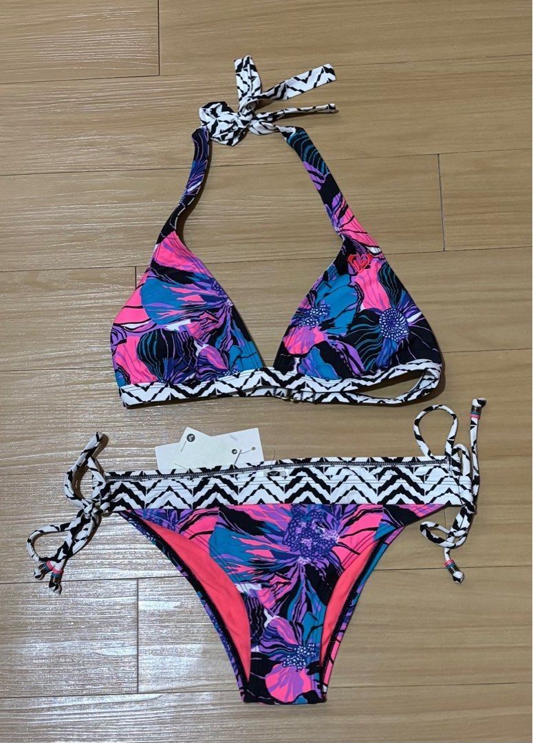 Roxy Printed Bikini Set with Reversible Top Large (Category: Bikinis & Swimsuits) located in Quezon City. Submitted by garagesale2026 (Listing ID 1464116985, Image 1). Description: - Brand new - Original from US - Halter top and tie-side bottom.