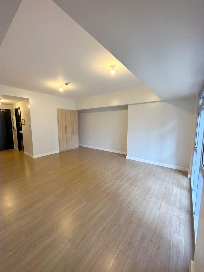🔥RUSH SALE PARK TRIANGLE RESIDENCES (Category: Apartments & Condos) located in Manila. Submitted by jennifer.dacuno (Listing ID 1463939986, Image 2). Description: 🔥RUSH SALE PARK TRIANGLE RESIDENCES STUDIO 38 sqm Clean title 9.5M ONLY! (Best price/Non Nego).