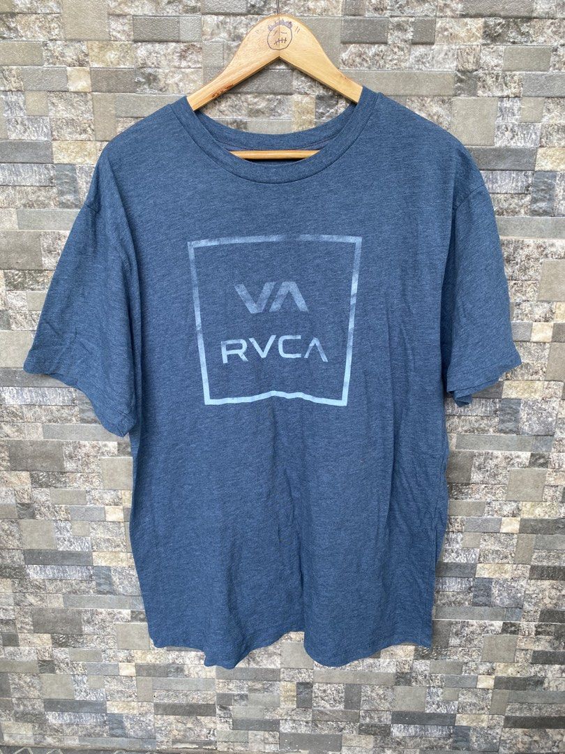 Rvca Box Logo Tee (Category: Tshirts & Polo Shirts ) located in Santa Rosa. Submitted by thriftandwrap.2020 (Listing ID 1464119632, Image 1). Description: •𝑺𝒊𝒛𝒆:Xlarge-Xxlarge •𝑪𝒐𝒏𝒅𝒊𝒕𝒊𝒐𝒏:Excellent •𝑪𝒐𝒍𝒐𝒓 𝒓𝒂𝒕𝒆:9/10 𝗠𝗶𝗻𝗲 300.