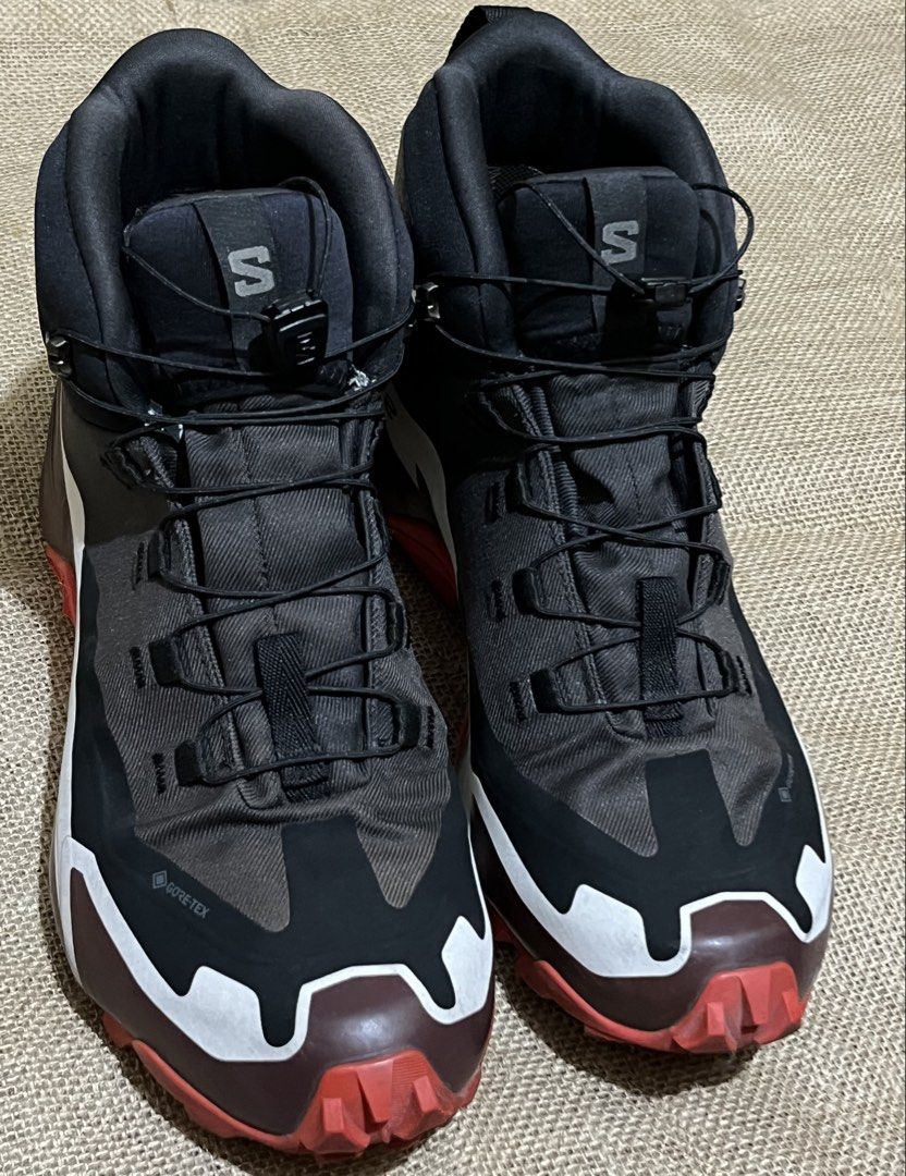 Salomon Cross Hike 2 Gore-tex (Category: Hiking & Camping) located in Santa Rosa. Submitted by chaannecs (Listing ID 1463964142, Image 1). Description: Salomon Cross Hike 2 Goretex Authentic / Original No issues Size 7-7.5 mens Used twice, natambak na lang Bought in US - no box Sta rosa laguna 7,500.