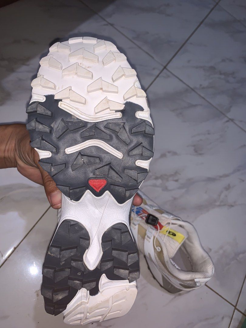 Salomon Xt4 OG white (Category: Sneakers) located in Davao. Submitted by juliocesart1994 (Listing ID 1464042811, Image 3). Description: Salomon XT4 Size 6W Euro 37.5 Authentic Excellent condition near New No issue No box .