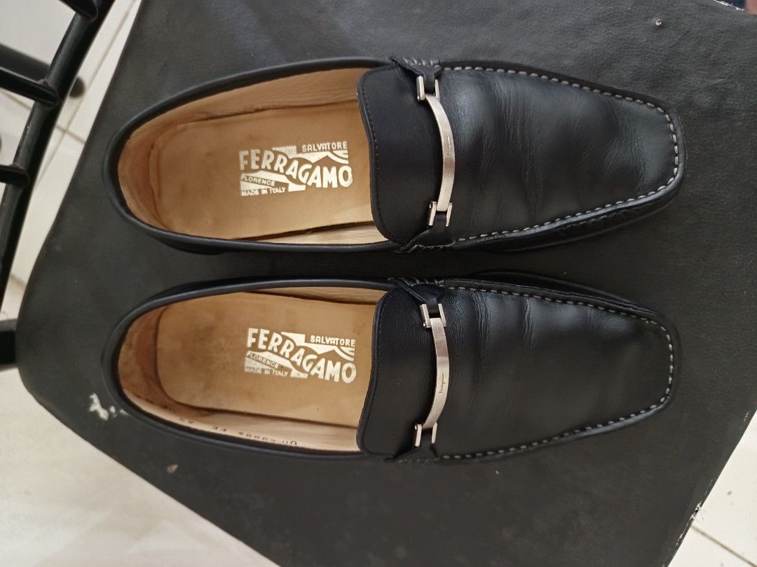 SALVATORE FERRAGAMO size 40eu (Category: Dress Shoes) located in Bayawan. Submitted by joan_lopez14 (Listing ID 1463948581, Image 3). Description: ✅ Authentic pair ✅ Excellent condition ✅ size 6½EE or 40EU ✅ FREE SHIPPING NATIONWIDE.
