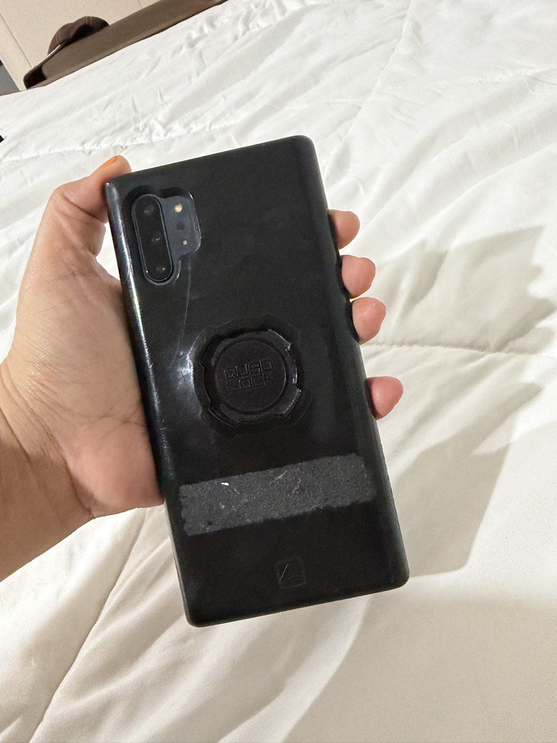 Samsung Galaxy Note 10 (Category: Samsung) located in Pasig City. Submitted by beareggg (Listing ID 1464102332, Image 2). Description: - Samsung Galaxy Note 10+ (SM-N975F/DS) - 256GB Storage / 12GB RAM - Includes S Pen - 4G Dual-SIM capability - Well-maintained condition - Quadlock (Perfect for biking/Quadlock mounts) - Available for meetups in BGC, Kapitolyo, or Capitol Commons Negotiable RFS: Decluttering, extra unit.