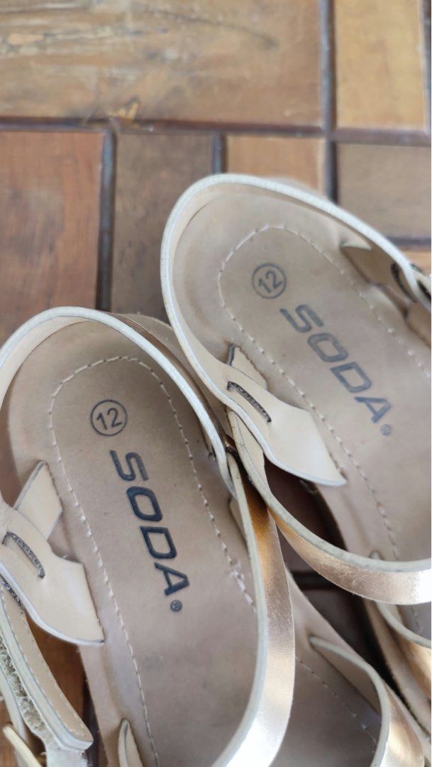 Sandals for girls (Category: Babies & Kids Fashion) located in San Pablo. Submitted by vernikas (Listing ID 1463950215, Image 2). Description: Never used.